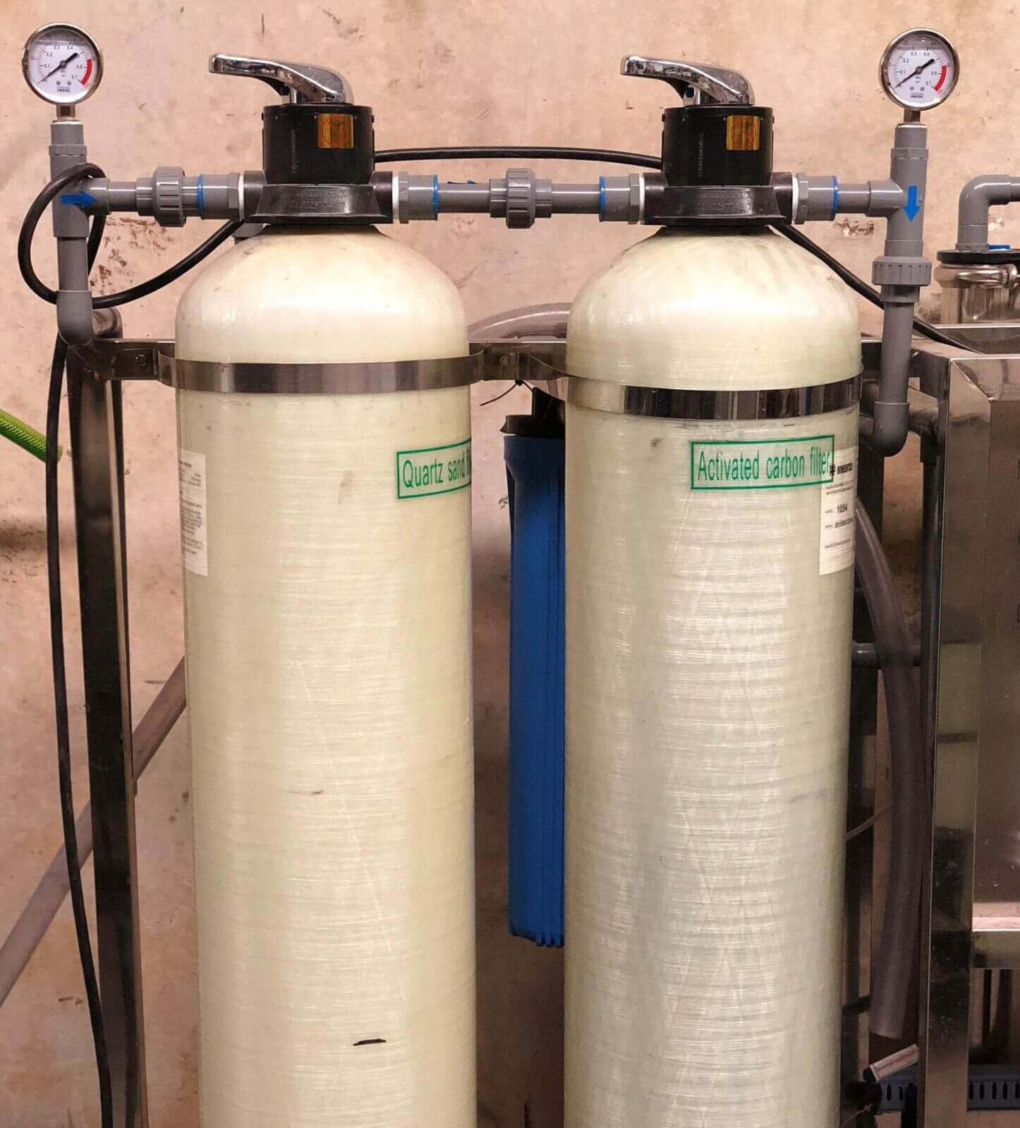 IRON REMOVAL FILTER WITH MANUAL VALVE